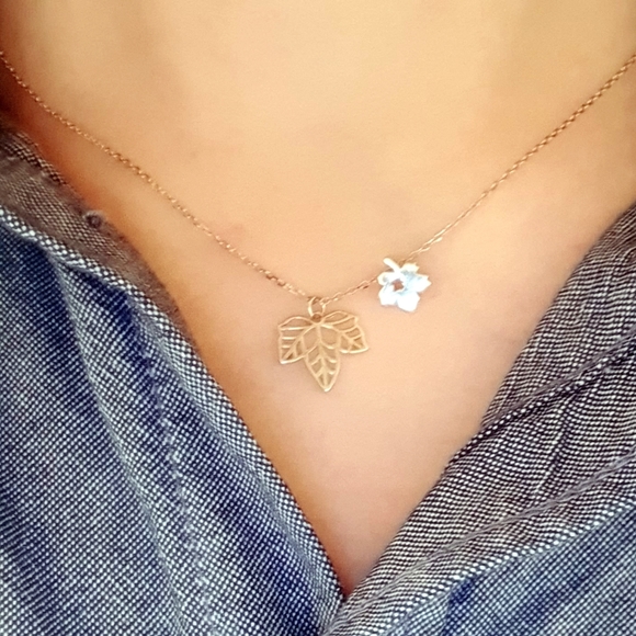 925 Sterling Silver Maple Leaf Pendant Necklace - Picture 4 of 5